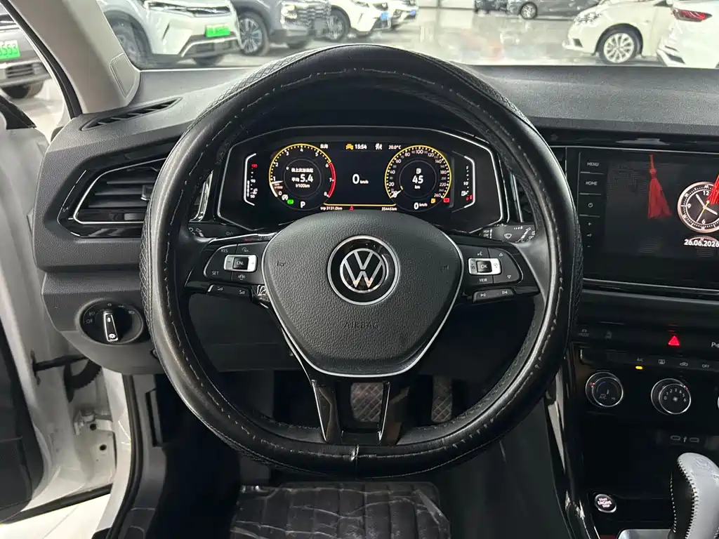 Volkswagen T-Roc — миниатюра 5