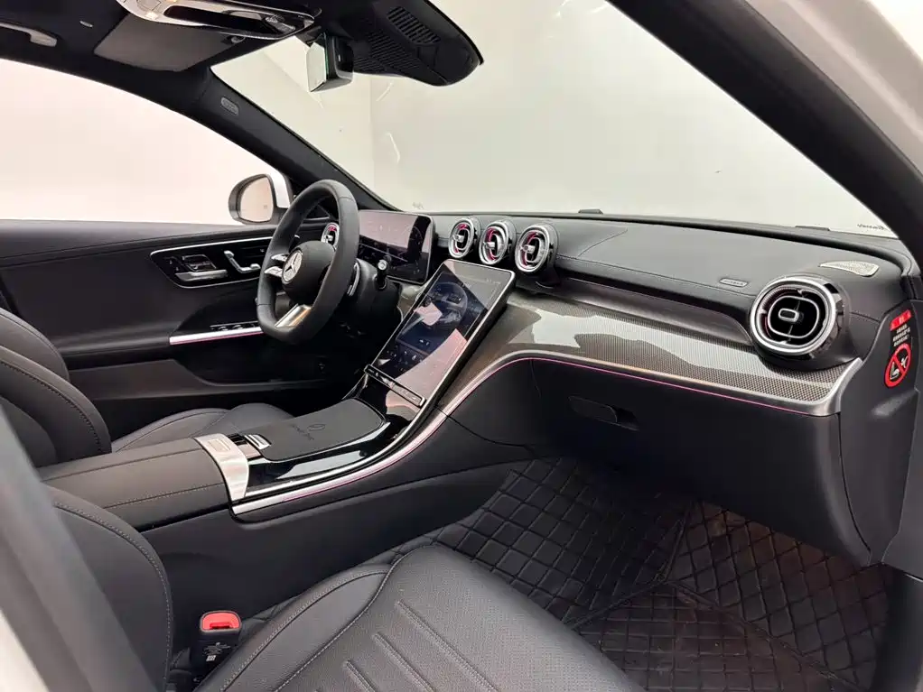 Mercedes-Benz C-Class — миниатюра 11