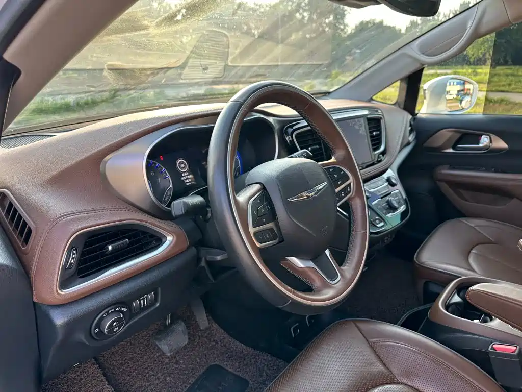 Chrysler Grand Voyager (Import) — миниатюра 14