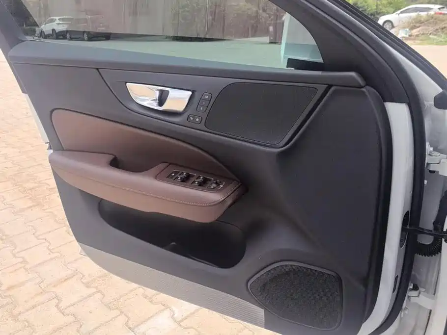 Volvo S60 — миниатюра 7