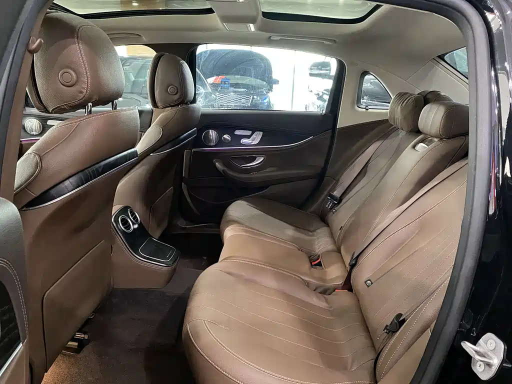 MERCEDES-BENZ E CLASS