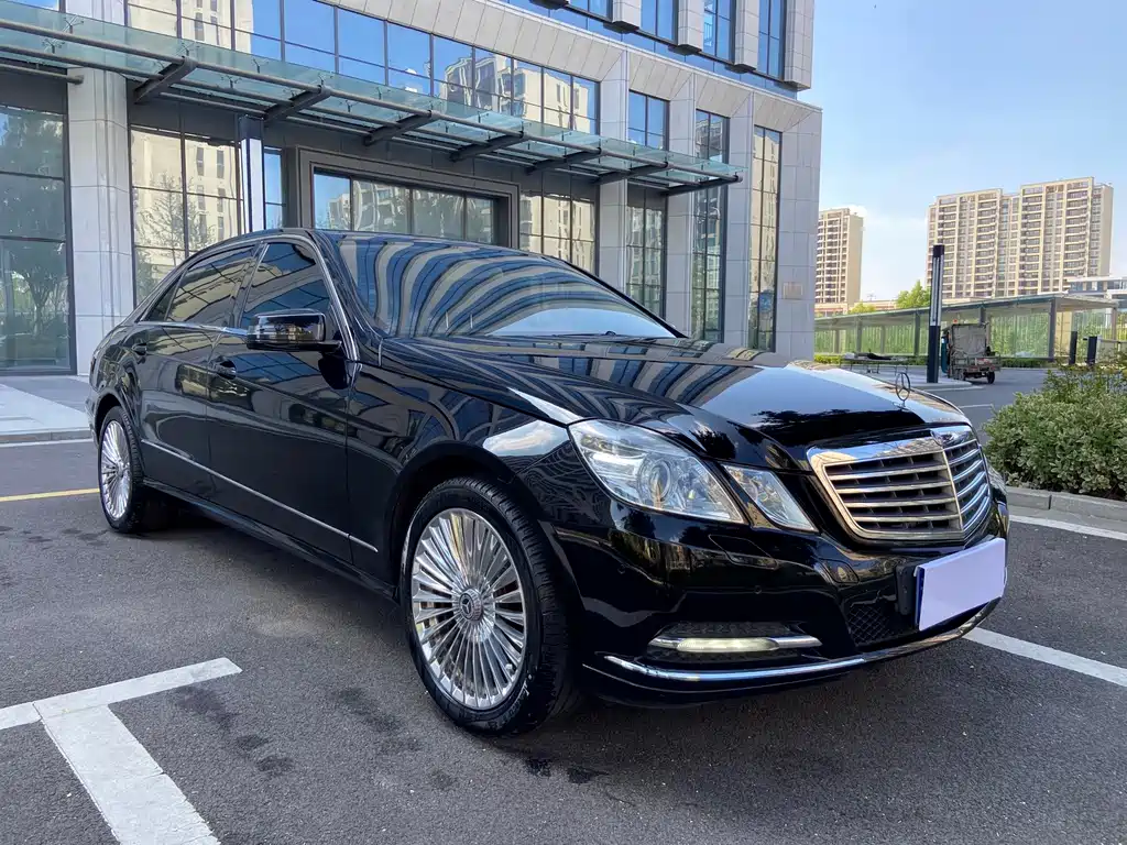 Mercedes-Benz E-Class — миниатюра 7