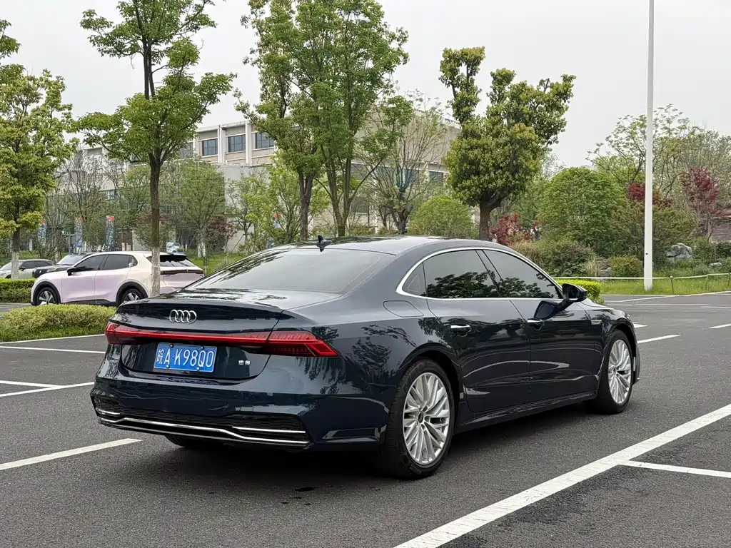 Audi A7L 2022 45 TFSI S-line