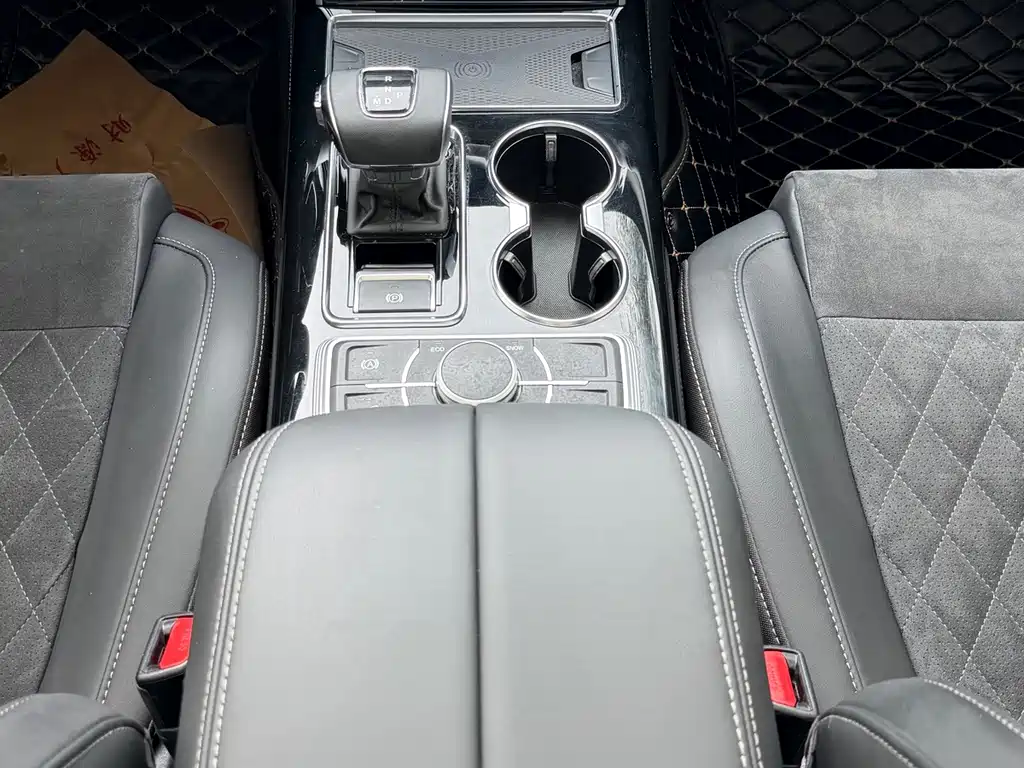 Hongqi Hongqi HS7 — миниатюра 10