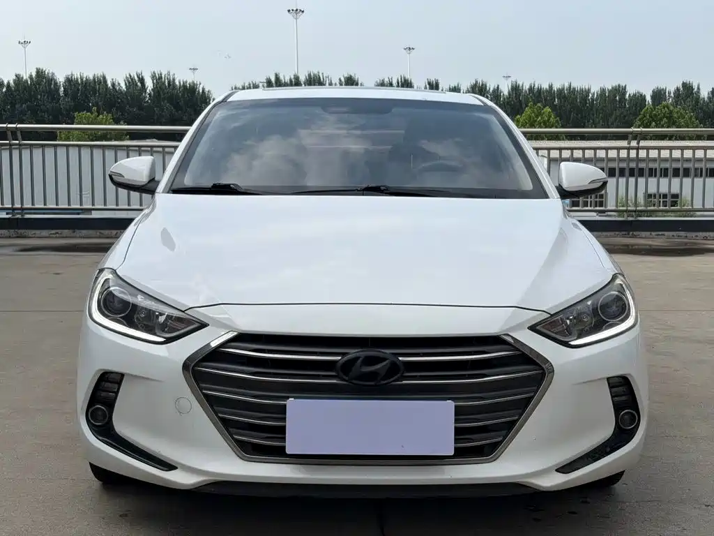 Hyundai Elantra — миниатюра 4