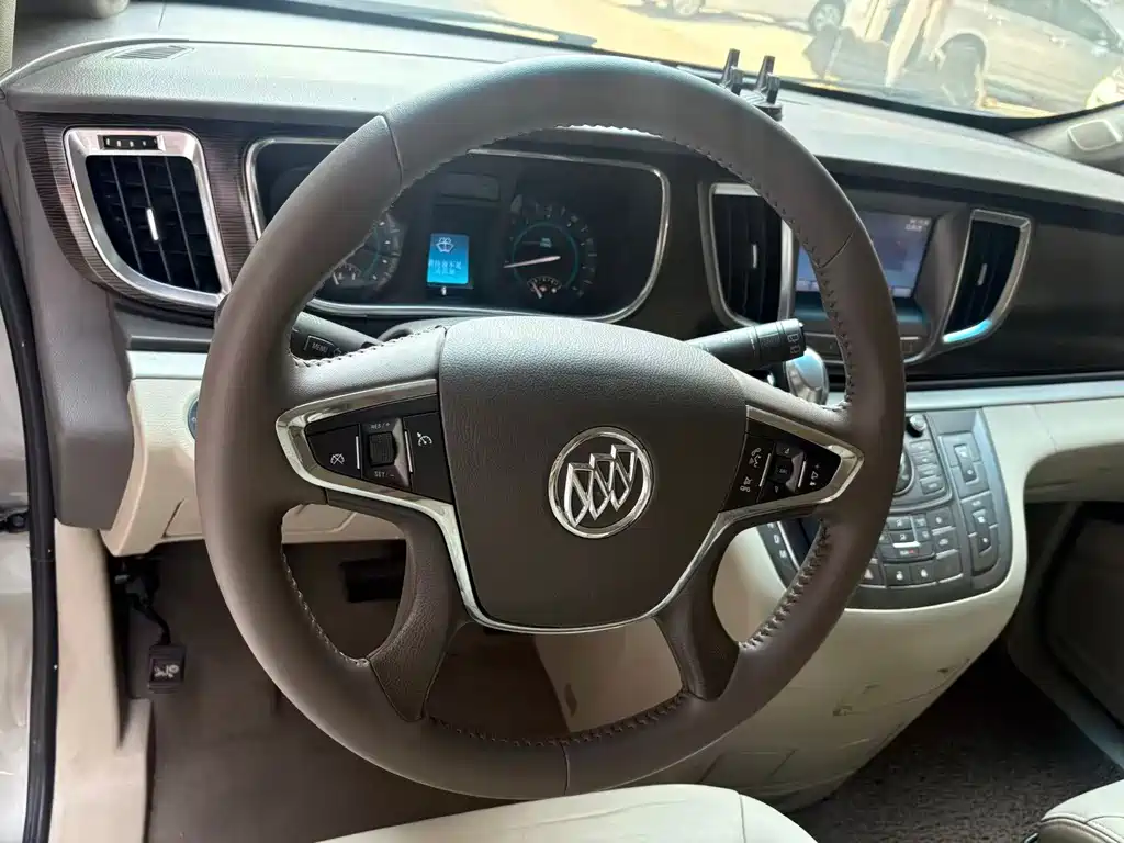 Buick GL8 — миниатюра 7
