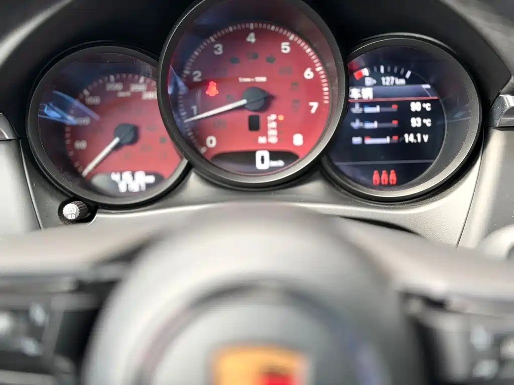 Porsche Macan — миниатюра 5