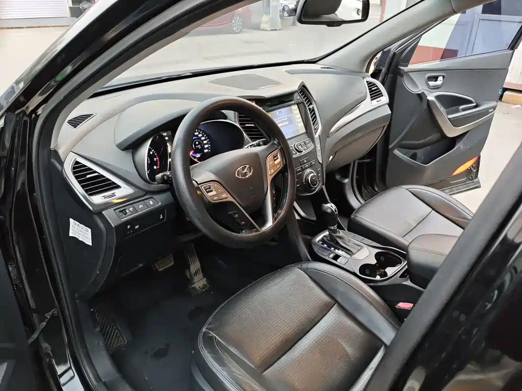 Hyundai Santa Fe — миниатюра 8