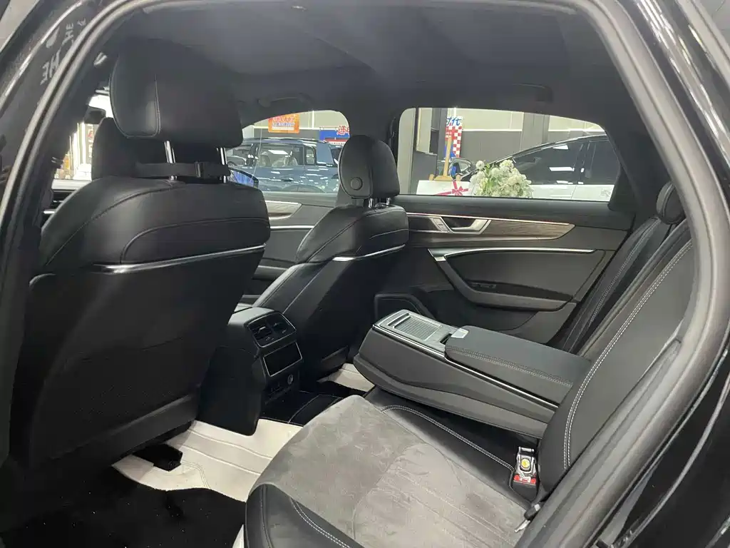 Audi A6L — миниатюра 10