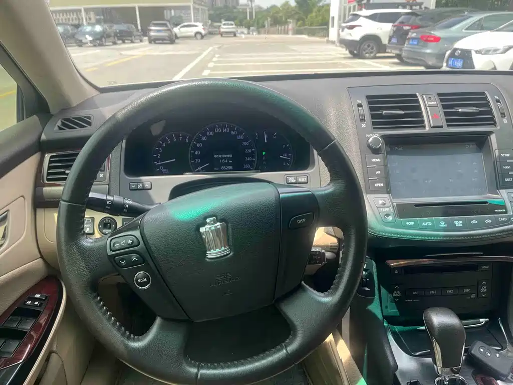 Toyota Crown 2.5L Royal Leather Sunroof Special Edition, фото 11