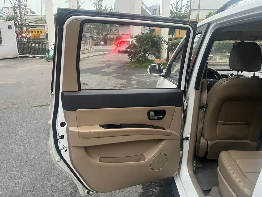Wuling Hongguang — миниатюра 12