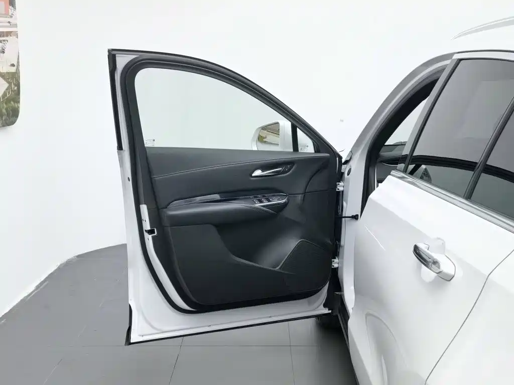 Cadillac XT4 2022 28T