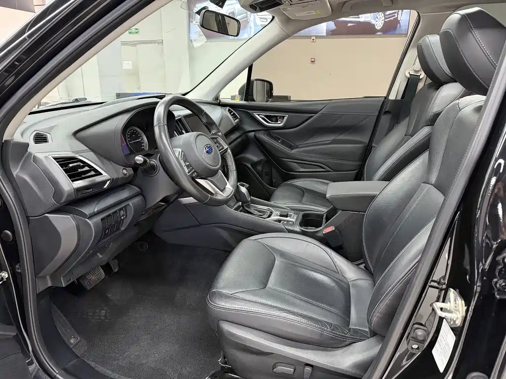 Subaru Forester 2.0i Luxury Edition EyeSight, фото 6