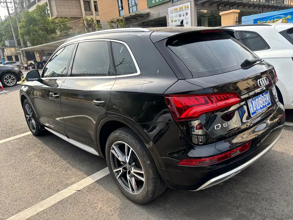 Audi Q5L — миниатюра 4