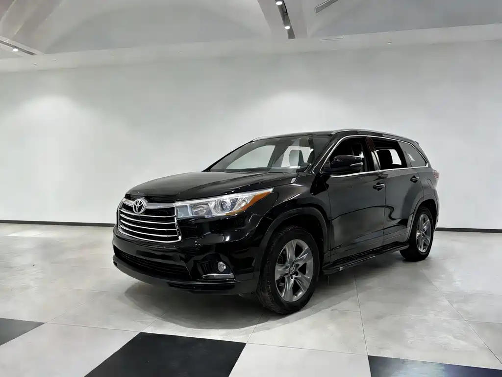 TOYOTA HIGHLANDER