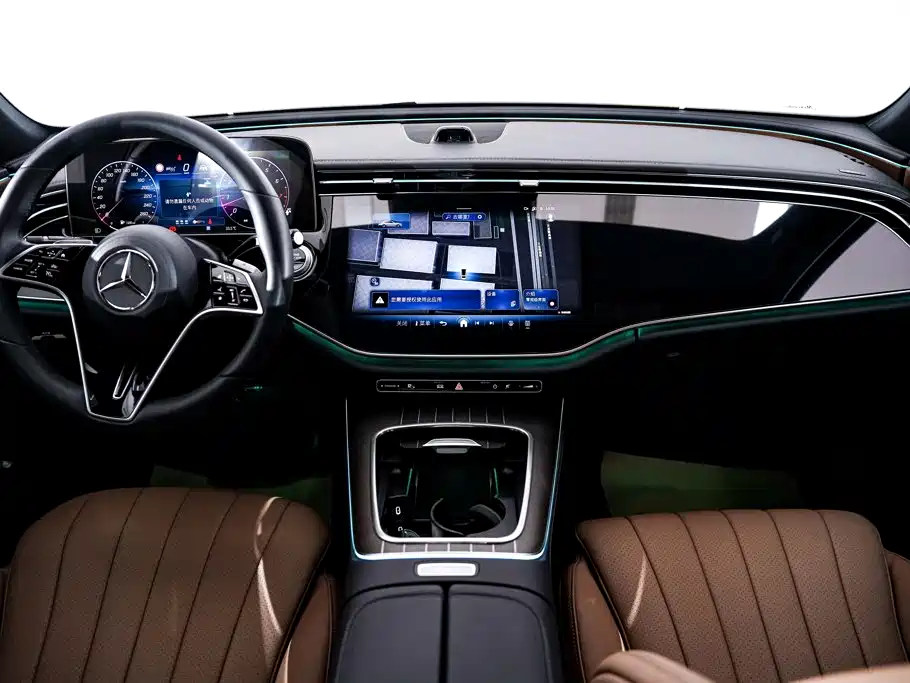Mercedes-Benz E-Class — миниатюра 14
