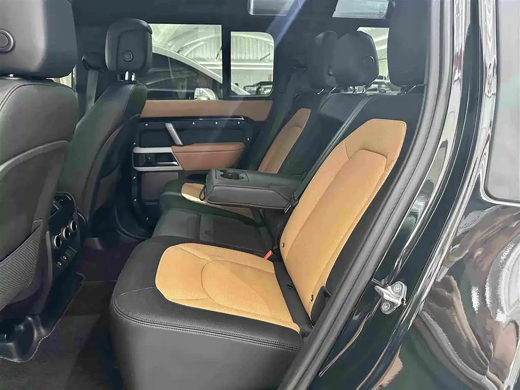 Land Rover Defender — миниатюра 13