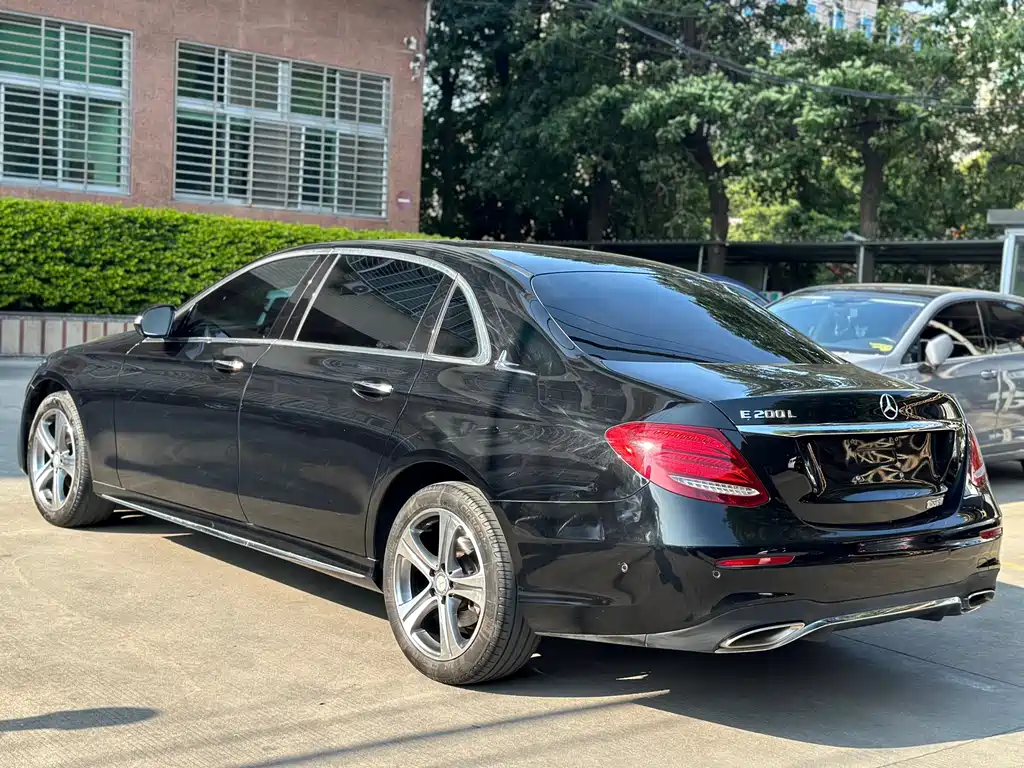 Mercedes-Benz E-Class E 2016 E 200 L Sport