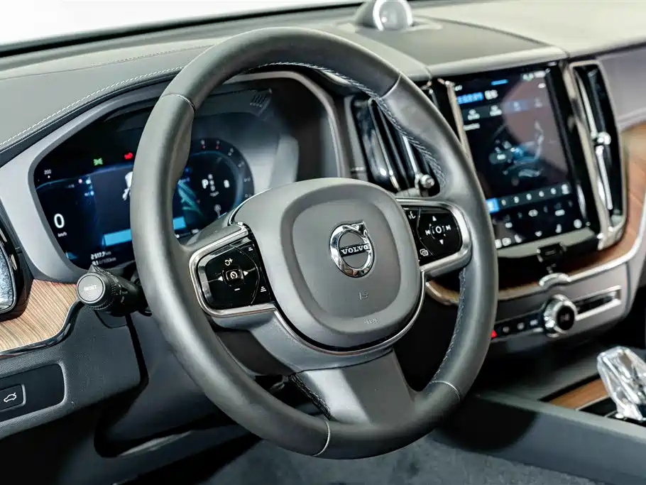 Volvo XC60 — миниатюра 10