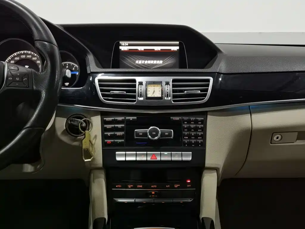Mercedes-Benz E-Class — миниатюра 12