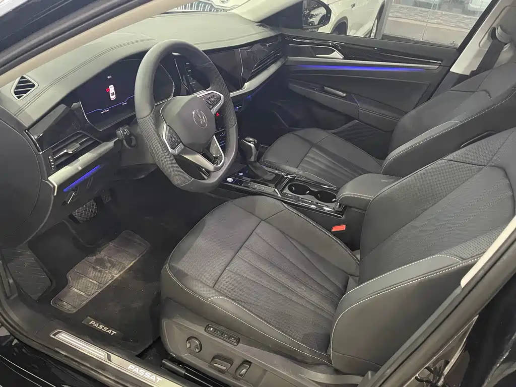 Volkswagen Passat 2025 380TSI