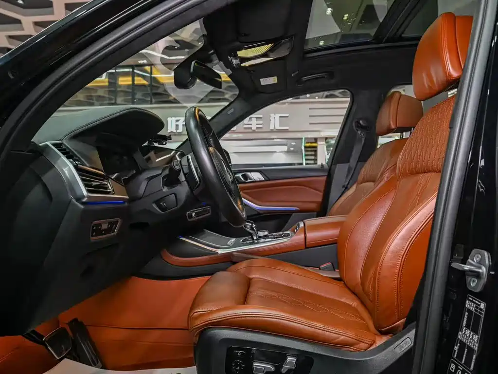 BMW X7 xDrive40i Premium Type M Sport Package, фото 8