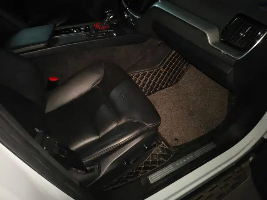 Volvo XC60 2019 T5 V