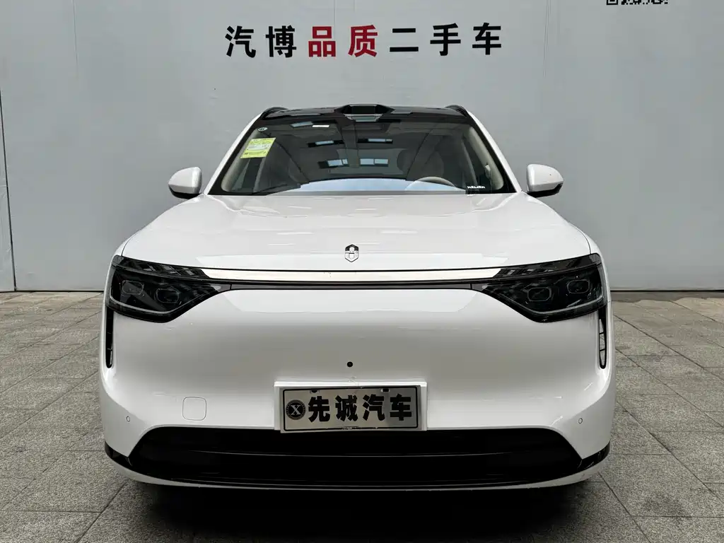 AITO ASK THE WORLD M8