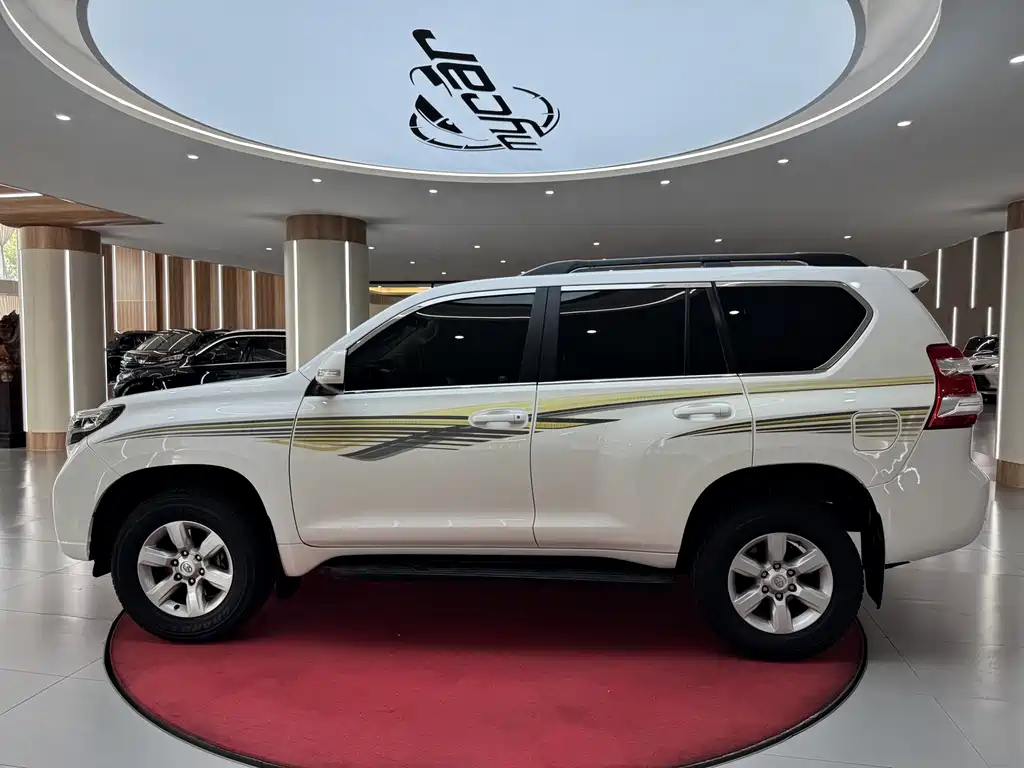 Toyota Land Cruiser Prado 2016 2.7L AT Standard