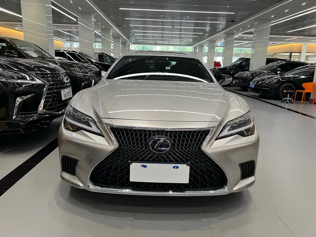 Lexus LS 2021 500h Luxury