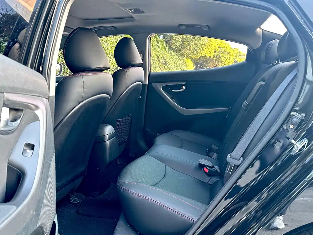 Hyundai Elantra Langdong — миниатюра 5