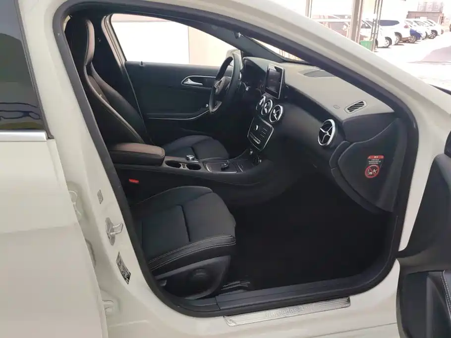 Mercedes-Benz A-Class (Import) — миниатюра 8