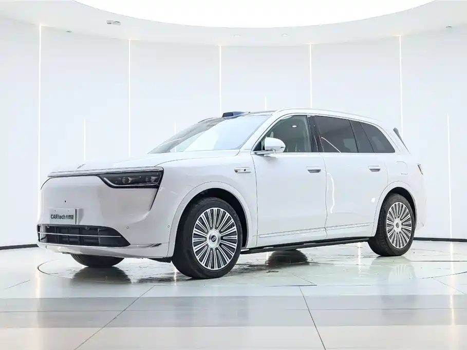 AITO ASK THE WORLD M8