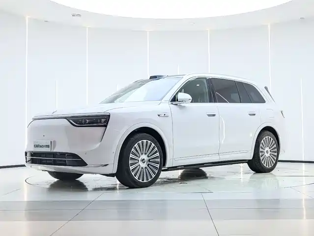 AITO ASK THE WORLD M8 2025