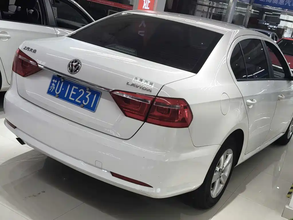 Volkswagen Lavida — миниатюра 3