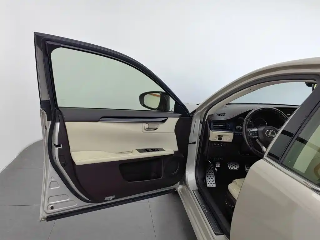 Lexus ES — миниатюра 8