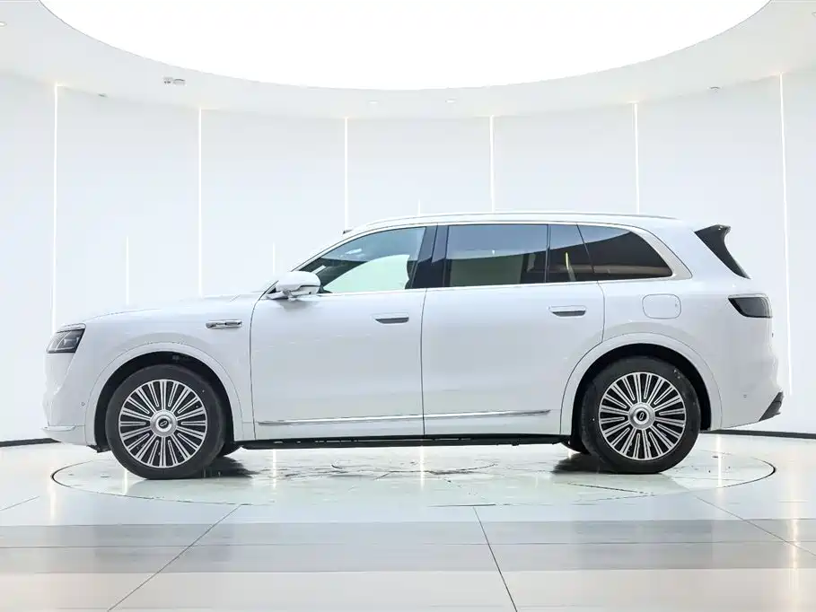 AITO ASK THE WORLD M8