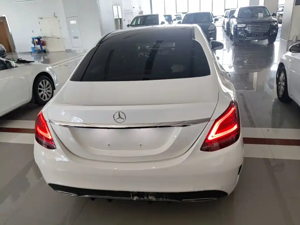 Mercedes-Benz C-Class — миниатюра 6