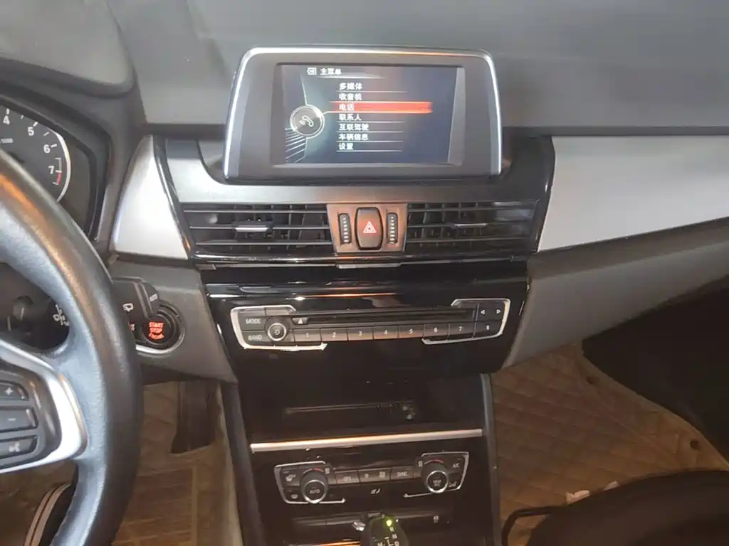 BMW 2 Series Active Tourer — миниатюра 13