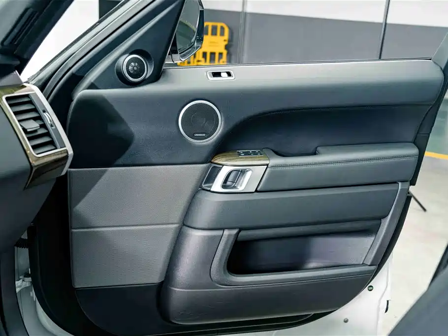 Land Rover Range Rover Sport PHEV P400e, фото 13