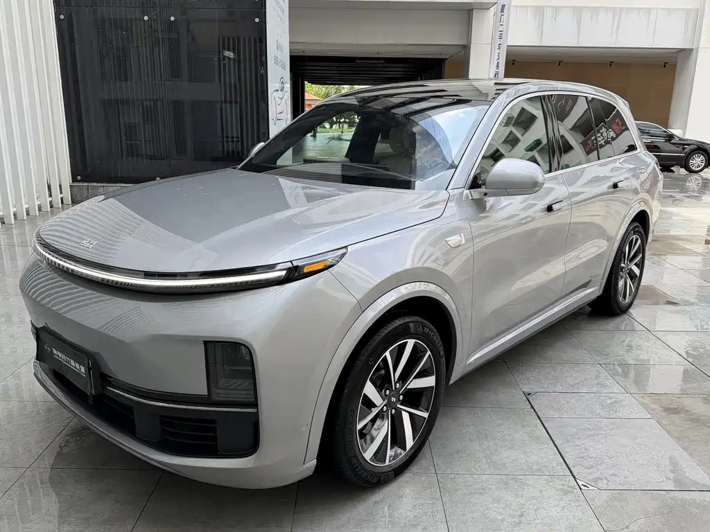 Li Auto L8