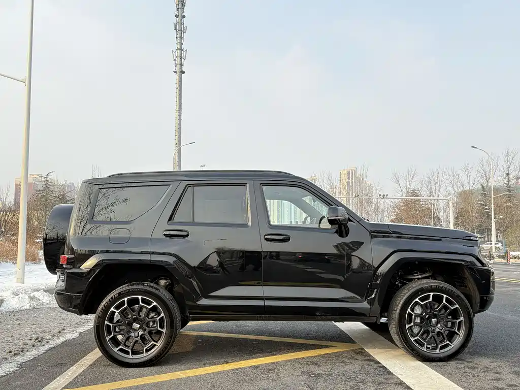 TANK TANK 700 NEW ENERGY