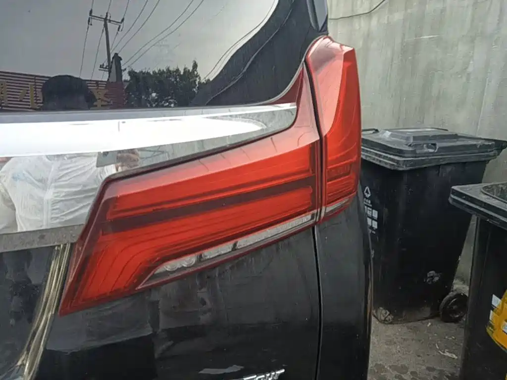 Toyota Vellfire 2023 2.5L HV Luxury
