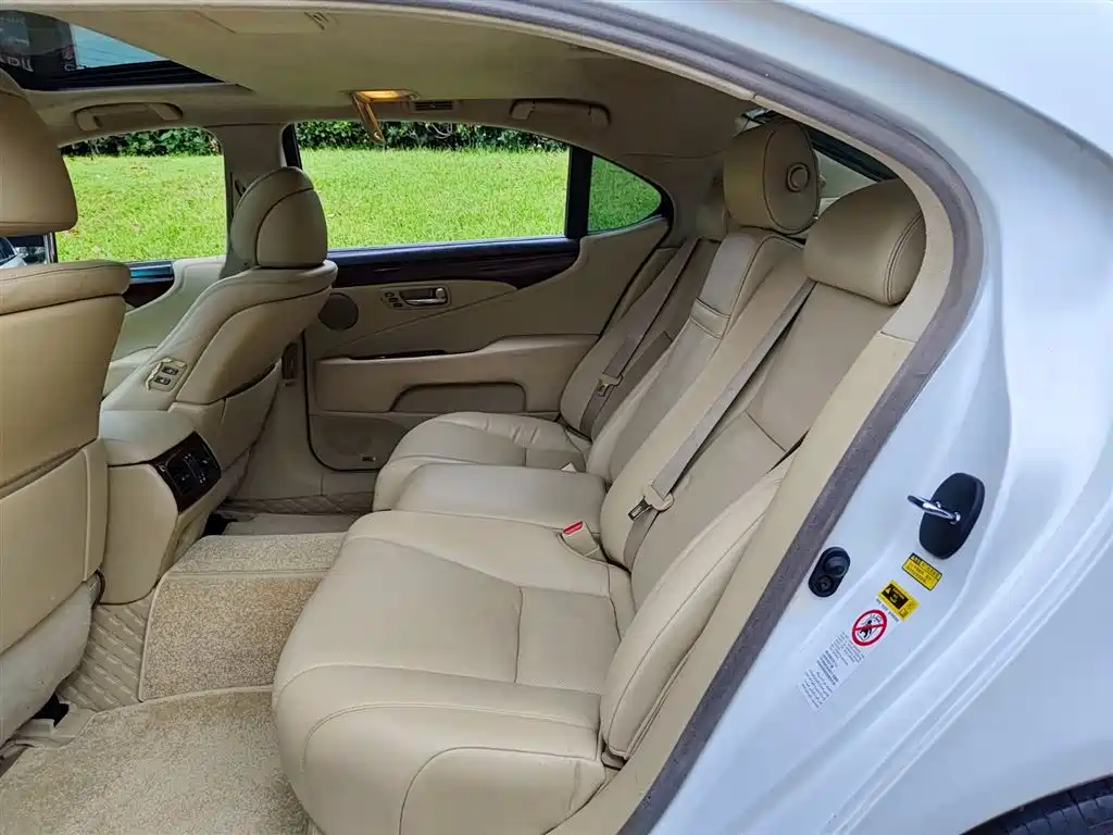 Lexus LS 2006 460L