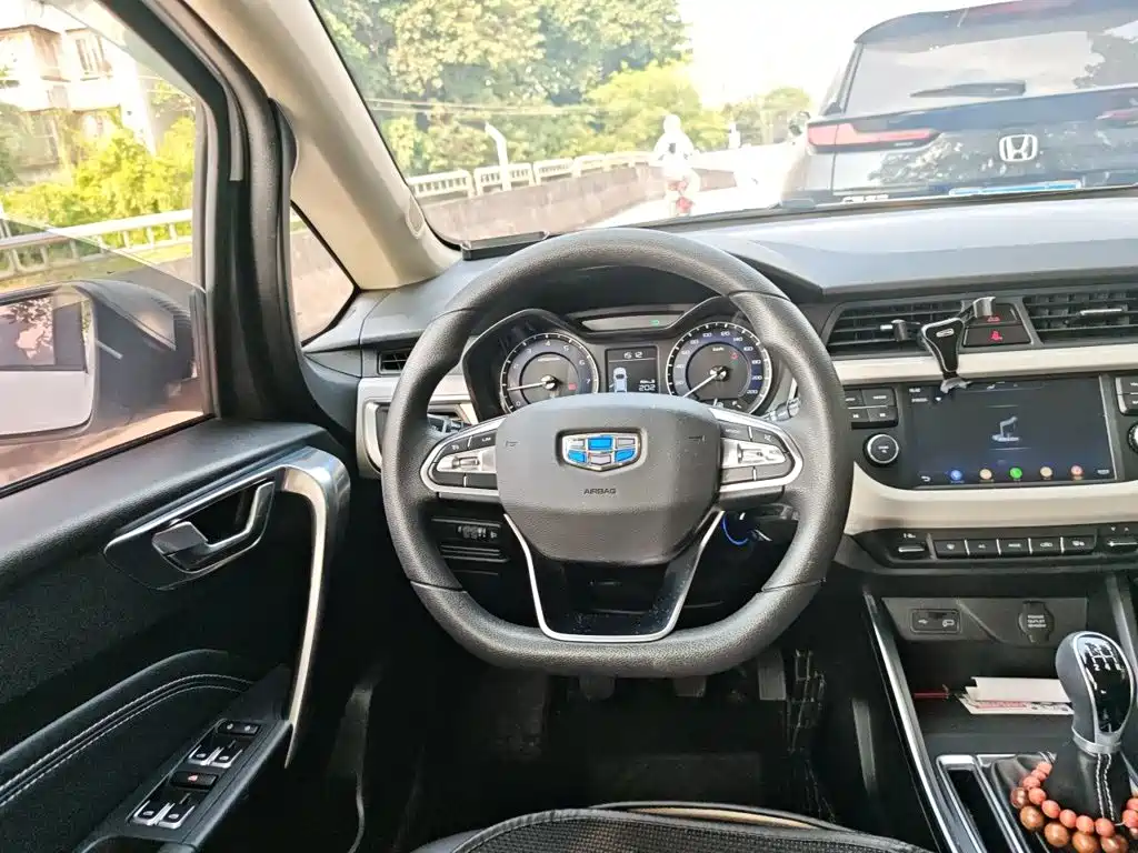 Geely Vision X3 — миниатюра 6