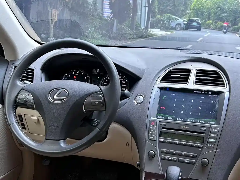 Lexus ES 2012 240