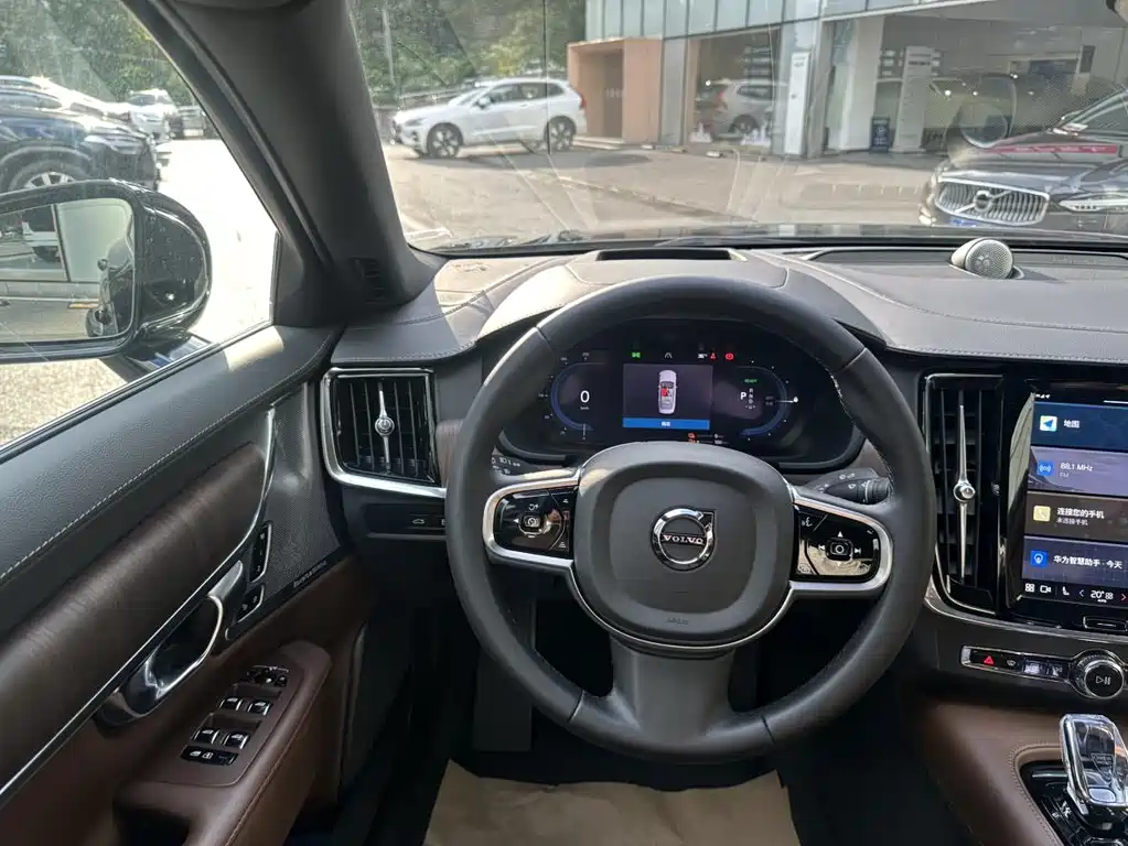 VOLVO S90 PLUG IN HYBRID