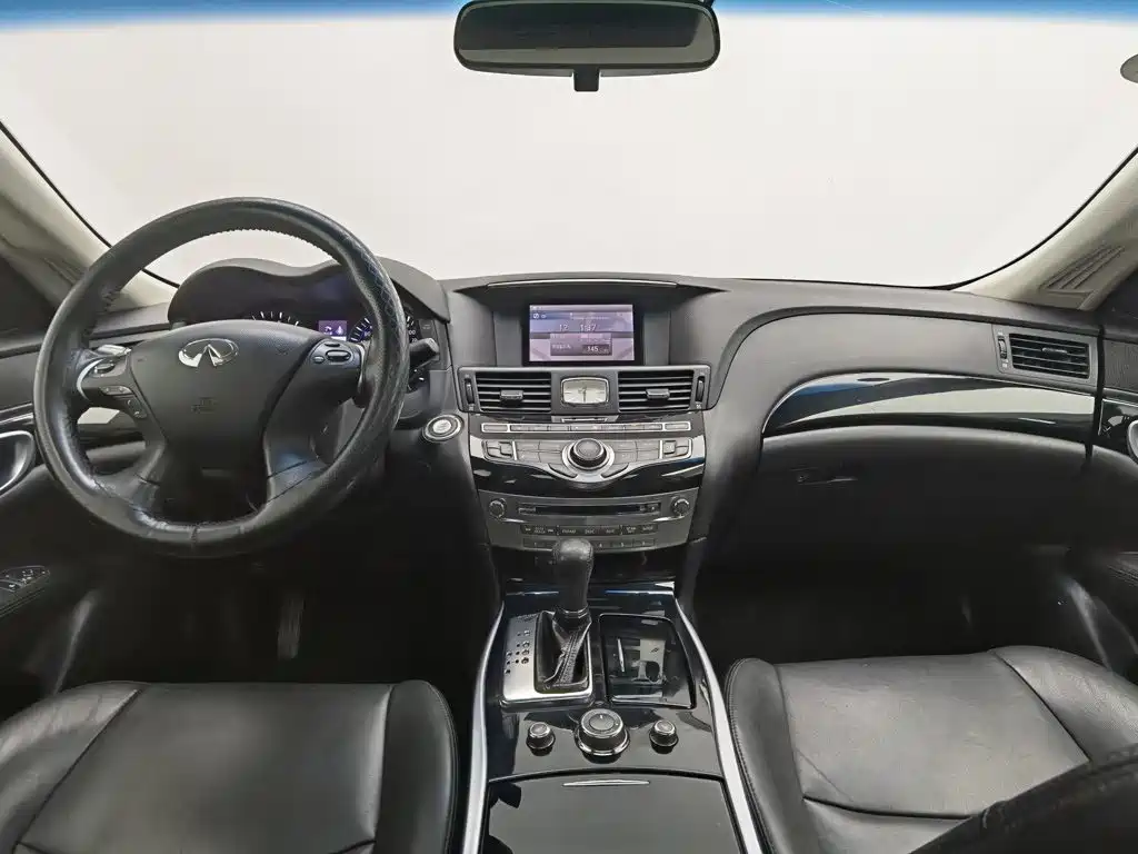 Infiniti Q70 — миниатюра 5