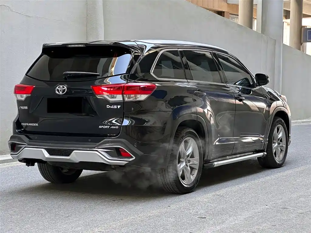 TOYOTA HIGHLANDER