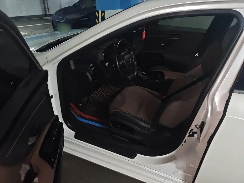 Lexus ES — миниатюра 14